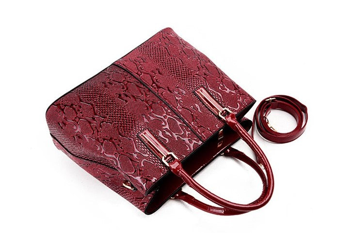 Bolsa Feminina de Couro Charme Urbano