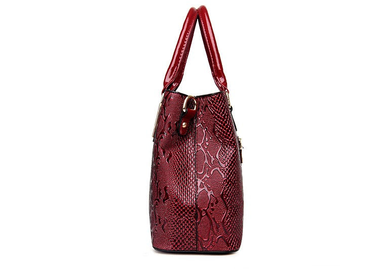 Bolsa Feminina de Couro Charme Urbano