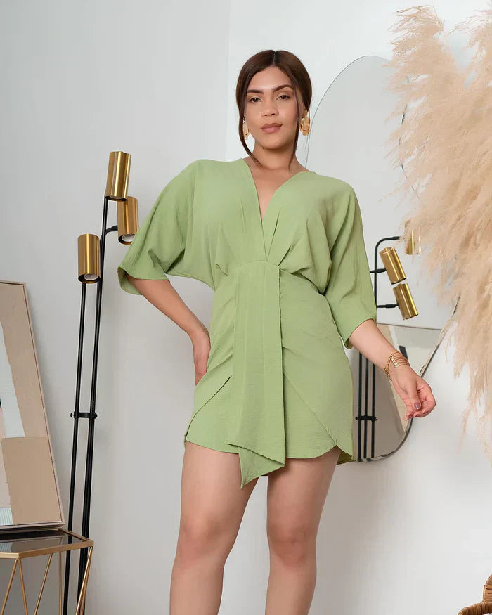 Vestido Caroline Curto com Decote Elegante + Brinde Exclusivo
