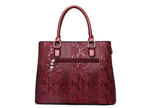 Bolsa Feminina de Couro Charme Urbano
