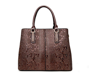 Bolsa Feminina de Couro Charme Urbano