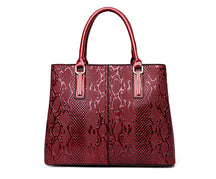 Bolsa Feminina de Couro Charme Urbano