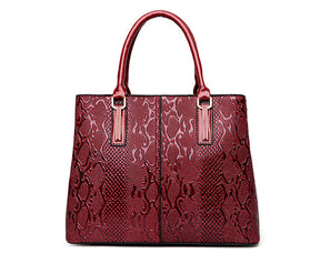 Bolsa Feminina de Couro Charme Urbano